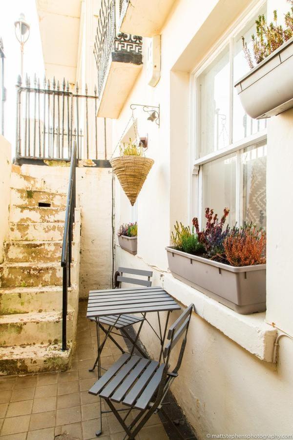 Seafront Apartment With Garden Brighton Bagian luar foto